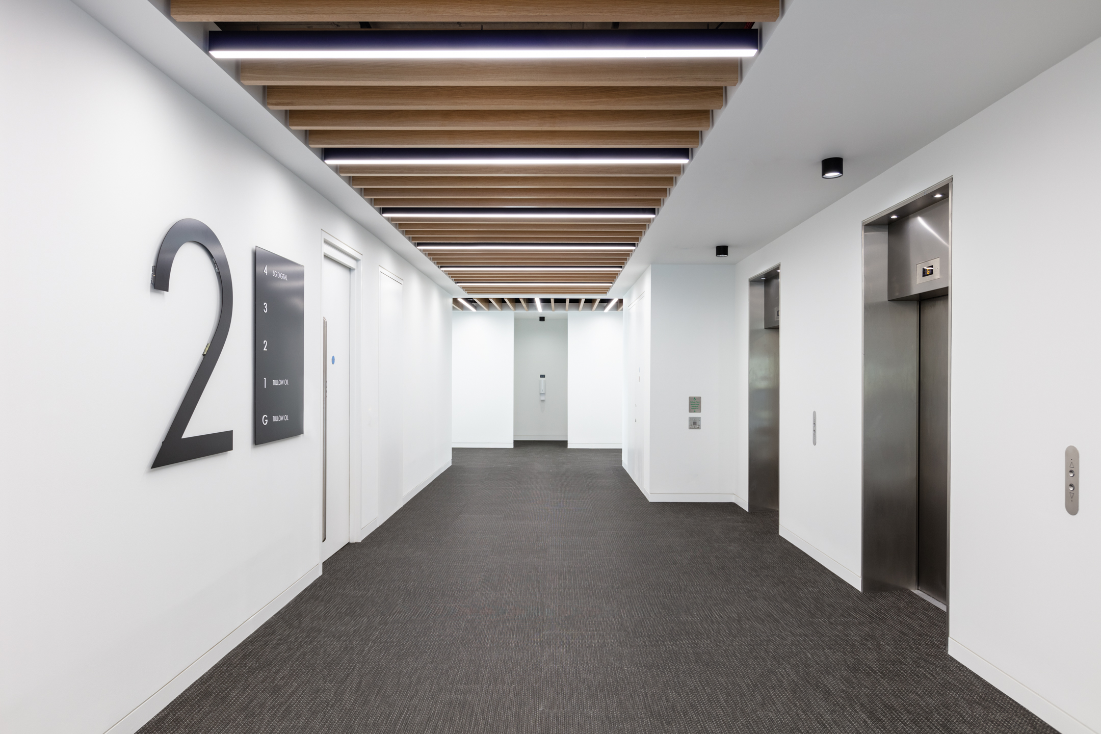 White Walled Lifts at Chiswick Business Park, Building 9