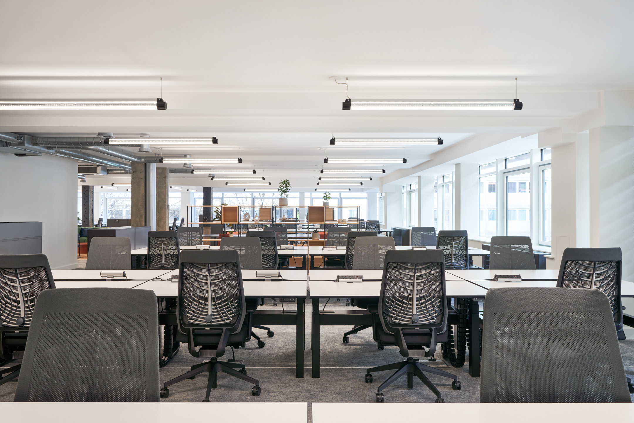 Black Chairs and White Desks at 101 NewCavendishSt