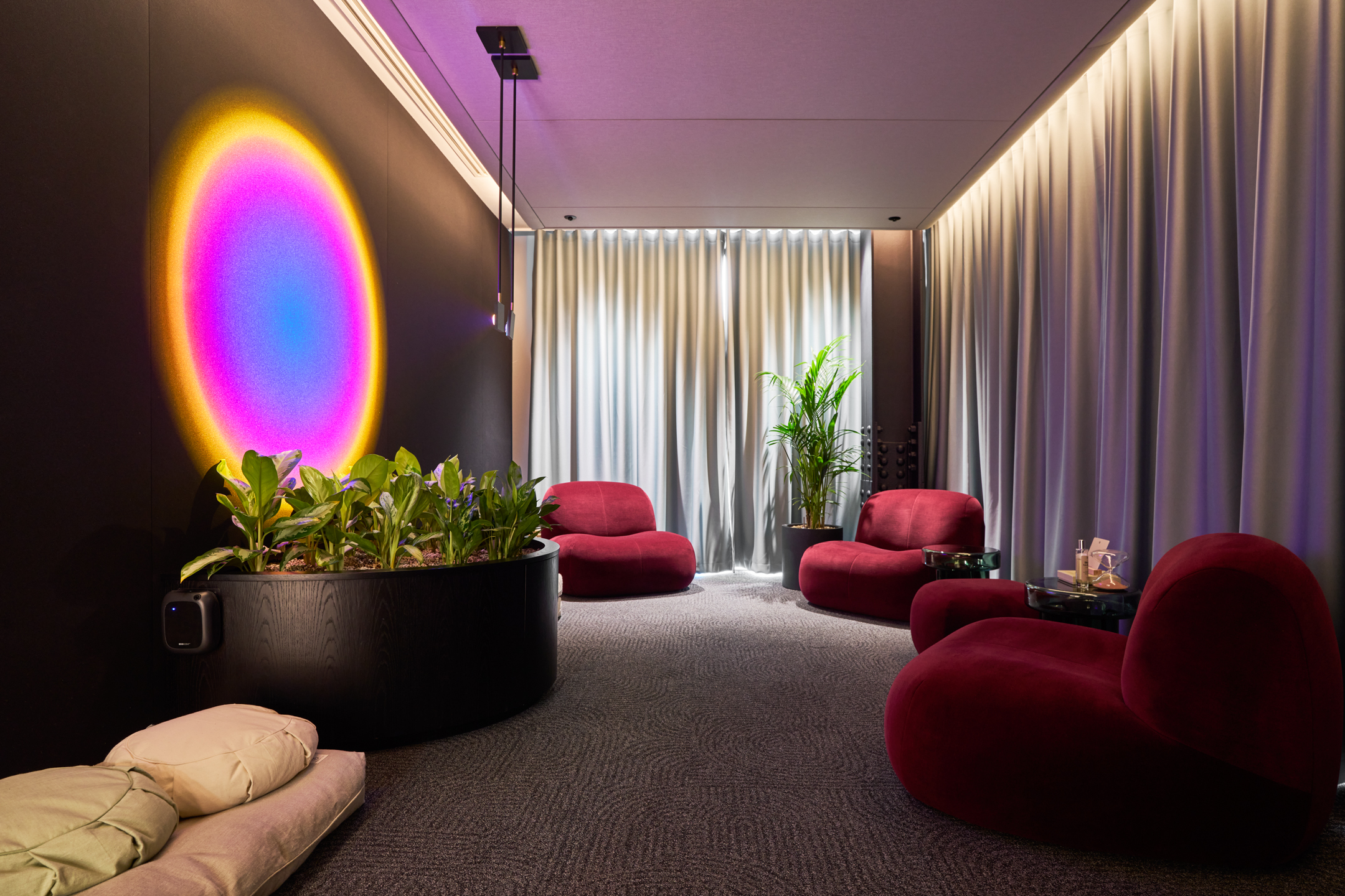 Sofa seating arrangement in a breakout space encouraging casual collaboration and team connection